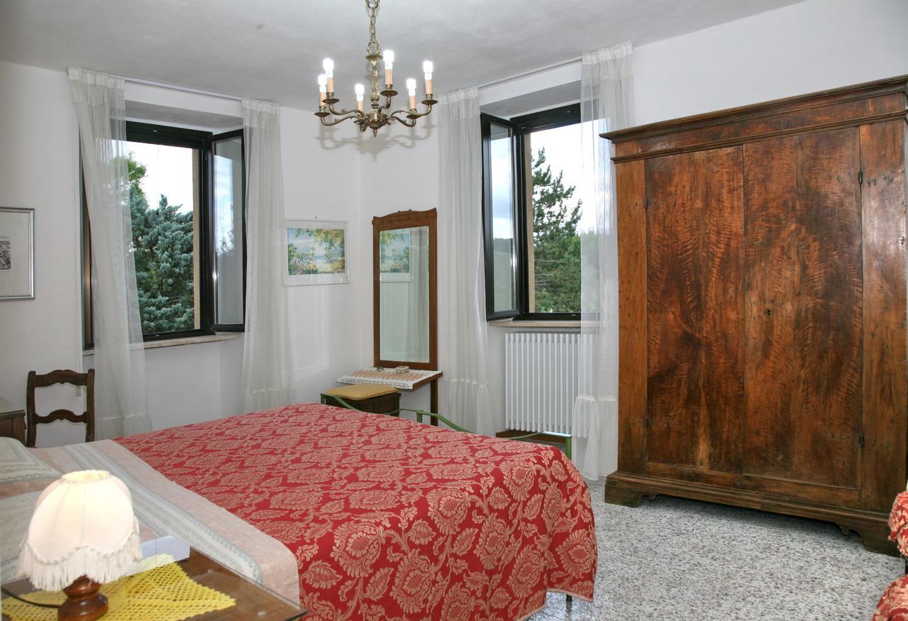 Agriturismo Villa Mozart Nel Verde Γκούμπιο Εξωτερικό φωτογραφία