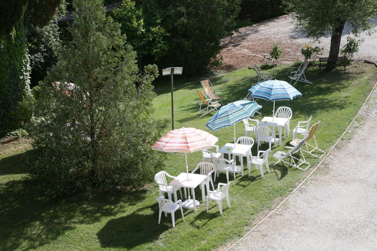 Agriturismo Villa Mozart Nel Verde Γκούμπιο Εξωτερικό φωτογραφία
